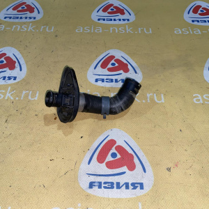 Патрубок системы охлаждения Audi 8W2819350L A4 B9/8W5 '2016 Правый руль