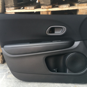 Обшивка двери Honda Vezel RU3 перед, лев 83550-T7A-J010-20