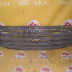 Решетка радиатора TOYOTA Hiace KZH106 '2001 ф.26-90 пасс (без значка) Дефект 53100-26160