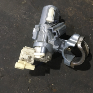 Замок зажигания Toyota #ZT24#/#ZE12# Allion/Premio/Corolla Spacio/Caldina без ключа 45020-33-6