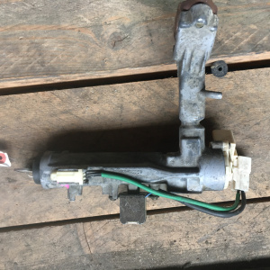Замок зажигания TOYOTA GX100/JZX100 дефект разъема 45020-22-15