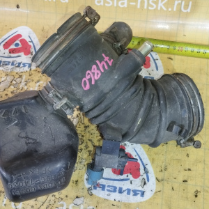 Гофра впускного коллектора Toyota 3S-GE Caldina ST215 резиновая ДЕФЕКТ ТРЕЩИНЫ 17881-74860