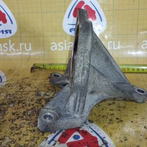 Кронштейн привода Nissan R9M Qashqai J10 '07.2011-12.2013 2WD/4WD m/t перед, прав ( 1# ) 39780BB60A