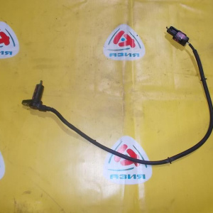 Датчик ABS Mitsubishi Airtrek CU2W/CU4W зад, прав MR493458