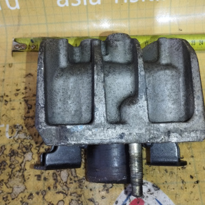 Подушка двигателя Toyota 3S-FSE/3S-FE Vista Ardeo SV50/SV55 с кронштейном перед, прав 12305-74300