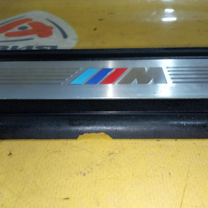 Накладка на порог салона BMW 3-Series E90/E91 '2008 M Sport комплект (дефект уплотнителей) 51477907151