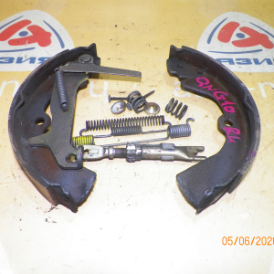 Колодки тормозные Nissan Sunny/Bluebird Sylphy FNB15/QNG10/PM12/RM12/N30 4WD в сборе с пружинками. зад, лев AY360-NS091