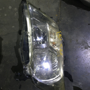 Фара Nissan 100-23096 лев Serena C26 '2010-2013 дефект корпуса