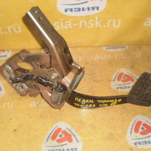 Педаль тормоза Toyota Tundra USK56