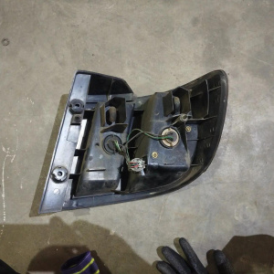Стоп NISSAN 4893 L Bassara U30 Дефект стекла