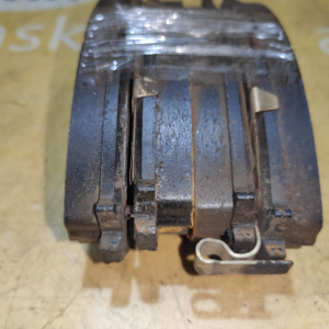 Колодки тормозные Nissan Bluebird/Primera EU14/HU14/QU14/HP11/QP11 QG18DE Остаток 90% - 95% F AY040-NS075 / AY040-NS830 / PF-2176