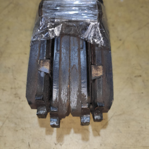 Колодки тормозные Nissan Bluebird/Primera EU14/HU14/QU14/HP11/QP11 SR20DE Остаток 50% - 60% F AY040-NS075 / AY040-NS830 / PF-2176