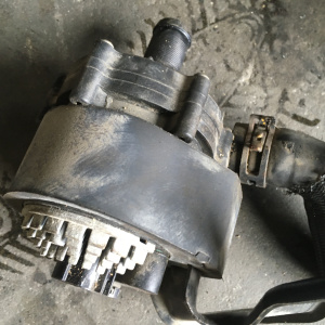 Помпа Nissan EM61 Leaf ZE0