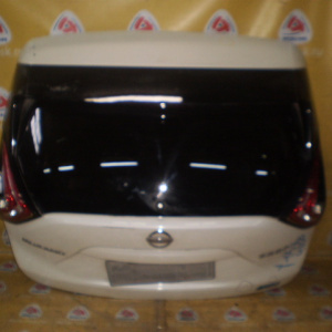 Дверь задняя NISSAN Murano Z52 '2014-2022 Спойлер (камера) вст.226-18109 Дефект (в сборе) 901005AA0A