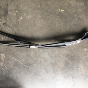 Держатель дворника Nissan Leaf ZE0 F '2009-2014 L+R RHD (перед.)