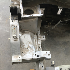 Хавкат Nissan Leaf ZE0 '2009-2017 F половина кузова