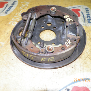 Колодки тормозные Nissan Sunny/Bluebird Sylphy B15/G10 в сборе с пружинками. зад, прав 44020-25Y10.44020-4M401.44020-4M402.44020-4M403.AY360-NS102