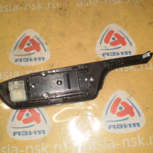 Пульт стеклоподъемника Toyota C-HR NGX10 '2016-2023 перед, лев LHD 84040-F4050