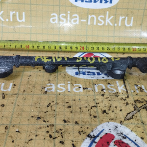 Топливная рейка Toyota 4A-FE/5A-FE Corolla AE101 '06.1991-08.1993 с клапаном 23280-15020 23814-15040 / 23814-15041