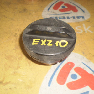 Крышка бензобака Toyota Raum EXZ10