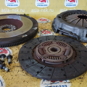 Маховик Toyota 1FZ-FE Land Cruiser FZJ80/FZJ100/FZJ105 m/t + КОРЗИНА диаметр по центрам болтов 344/82 мм. диаметр по зубьям 365 мм. (диаметр диска 302