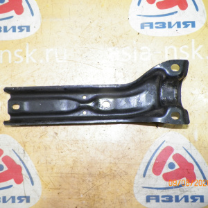 Крепление рычага Toyota 48652-46010 Raum EXZ10/EXZ15/EP90/EP91/EP95/NP90/EL50/EL51/EL53/EL55/NL50/EL52/EL54 R F Накладка на задний сайлентблок.