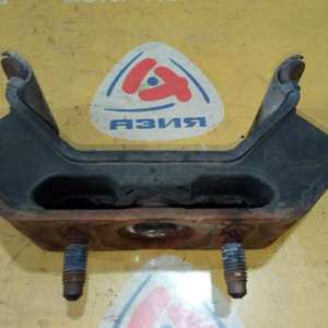 Подушка акпп Ford Cologne V6/XS Explorer 4 U251 '2010 4.0L 4WD 5R55 8L246D091BA