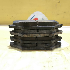 Колодки тормозные Toyota RAV4 ACA20/ACA21/ZCA25/ZCA26 1AZ-FSE ОСТАТОК 70-80% F 04465-42070/PF-1447