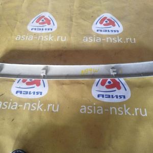 Обшивка багажника Mitsubishi Chariot Grandis N94W накладка на заднюю дверь XR283597