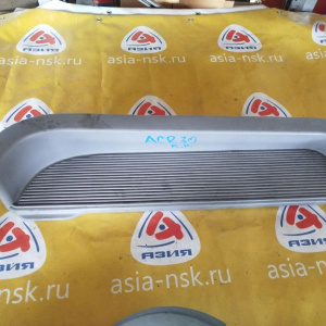 Накладка на порог салона Toyota Estima ACR50 зад, прав 67917-28060