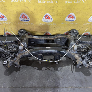 Балка BMW 3-Series E90 R в сборе с рычагами и ступицами 33316783713 '2010