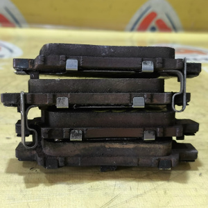 Колодки тормозные Toyota Mark II GX90/JZX90/JZX91/JZX93/LX90/MCX10/SX90/GS151 1G-FE ОСТАТОК 50% R 04466-07010/PF-1323