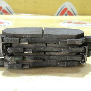 Колодки тормозные Toyota Highlander ACU20/ACU25/MCU20/MCU23L/MCU25/MCU28L 3MZ-FE ОСТАТОК 30% F 04465-48030/PF-1457