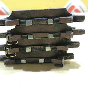 Колодки тормозные Toyota Harrier MCU30/ACU30/GSU30/MCU20/ACU20/MCU23L 2AZ-FE ОСТАТОК 80% R 04466-48030/PF-1498