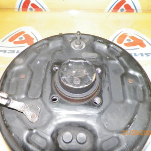 Ступица Toyota ZZE136/ZZE132 Voltz/Matrix зад, прав 2WD ABS(Дефект датчика).Барабанные тормоза.5 шпилек.В сборе с барабаном и колодками. 42450-01010.42431-0