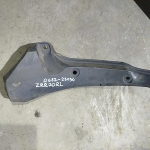 Подкрылок Toyota Voxy ZRR70 зад, лев 61682-28090