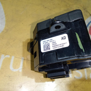 Кнопка антипробуксовочной системы Land Rover BJ3214K147AD Range Rover Evoque L538 204PT '2013
