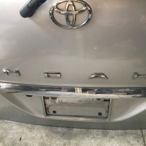 Дверь задняя Toyota Noah AZR60 спойлер