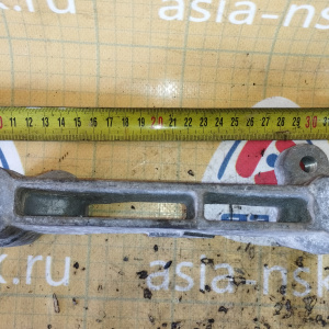 Крепление подушки ДВС Toyota 2AR-FE/2AD-FTV RAV4 ASA44/ALA49 низ на лонжерон перед, прав 12341-26011