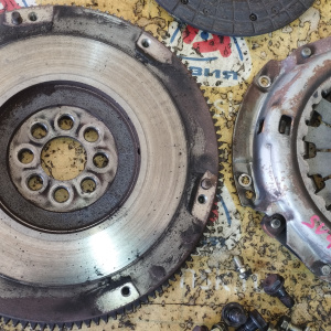 Маховик Toyota 4S-FE/3S-FE Camry ST190/SV40/ST202 m/t 8 болтов. + корзина ПРОБЕГ 53 т.км.( диаметр диска 224-225 мм. ) 13405-74120