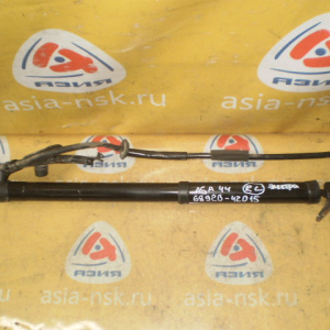 Амортизатор задней двери Toyota RAV4 ASA44 Электро (цена за один) зад, лев 68920-42015