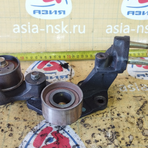 Крепление подушки ДВС Mitsubishi 4G63 RVR/Chariot N13W/N23W/N33W/N43W '01.06.1992-09.1997 SOHC + 2 ролика перед, лев ( S10 / 650 ) MD189176