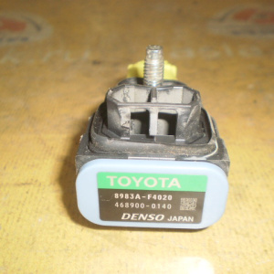 Датчик удара Toyota C-HR NGX10 FL=FR F 8983A-F4020
