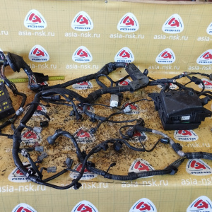 Коса ДВС Mitsubishi 4G63 Airtrek CU2W 2WD a/t SOHC ДЕФЕКТ + комп MR988711 блок предохранителей MR979229