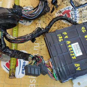 Коса ДВС Mitsubishi 4G63 Airtrek CU2W 2WD a/t SOHC ДЕФЕКТ + комп MR988711 блок предохранителей MR979229