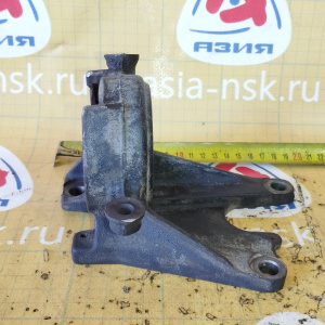 Кронштейн привода Toyota 1MZ-FE Alphard MNH10 '05.2002-04.2008 2WD a/t чугун ( 920 ) 43457-33010