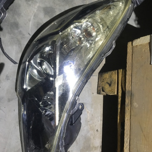 Фара Subaru 100-20061 прав Legacy BRM xenon Чёрная (дефект стекла)