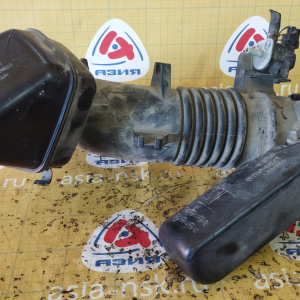Гофра впускного коллектора Toyota 1AR-FE Highlander ASU40 резиновая 17880-0V030 / 17881-0V030