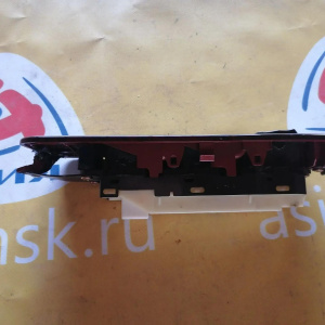 Пульт стеклоподъемника Toyota Land Cruiser UZJ100 перед, прав RHD  дефект консоли 84820-60150