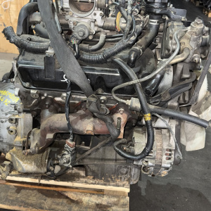 Двигатель Mitsubishi 6G72-ML3499 24 VALVE ФИЛЬТР С ЛЕВА Challenger K96W